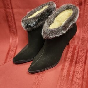 1940s Elegant Black Fur Trim Ankle Boots